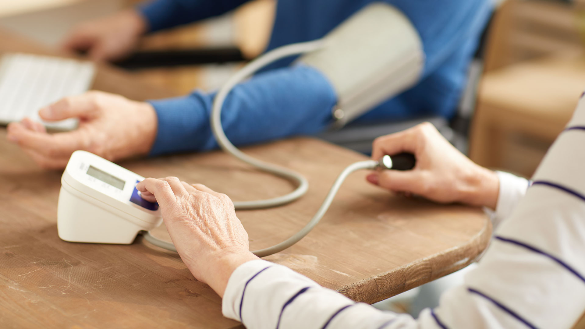monitoring blood pressure at home
